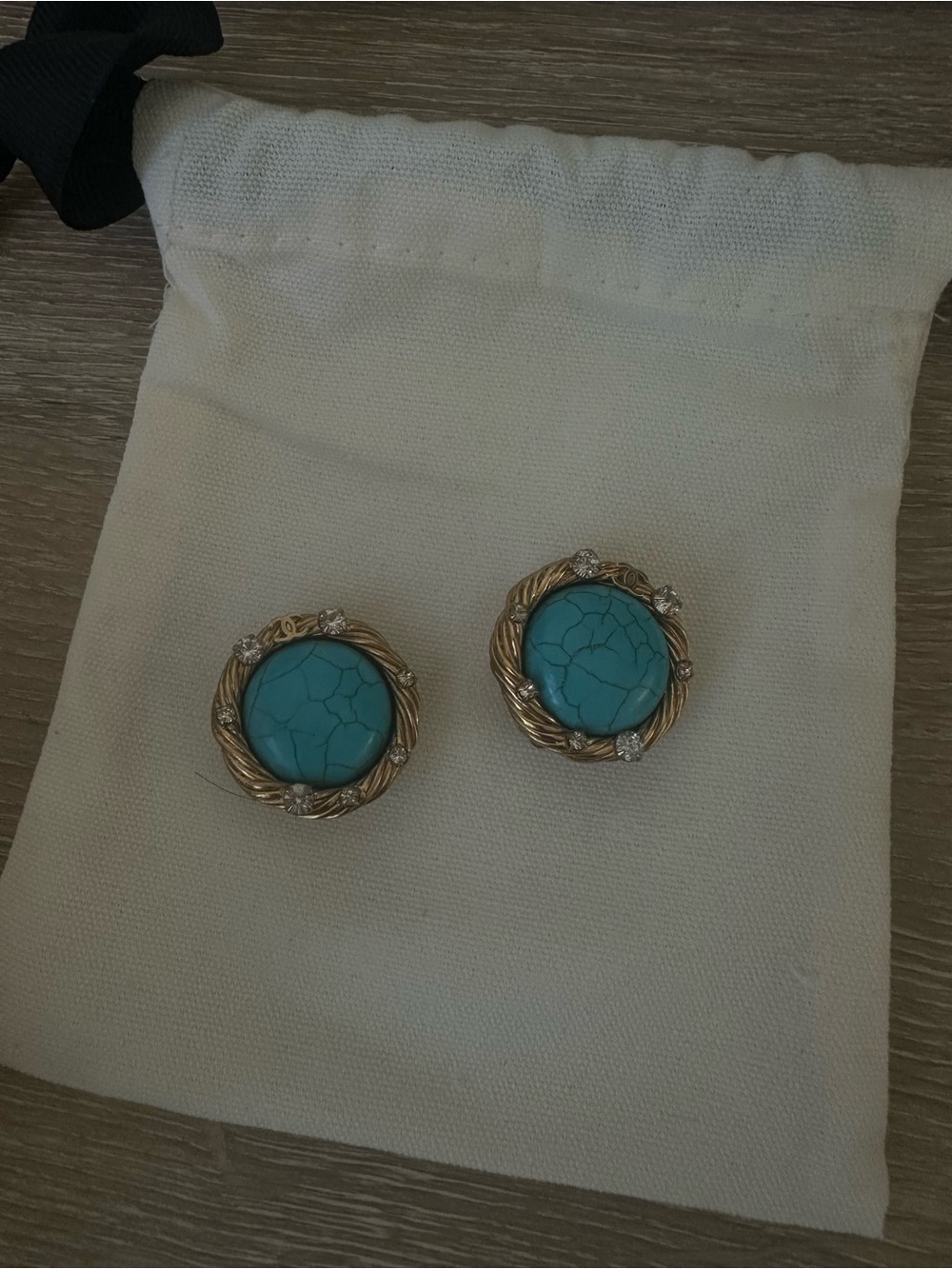 CHANEL Gold-Tone Turquoise Round Clip-On Earrings